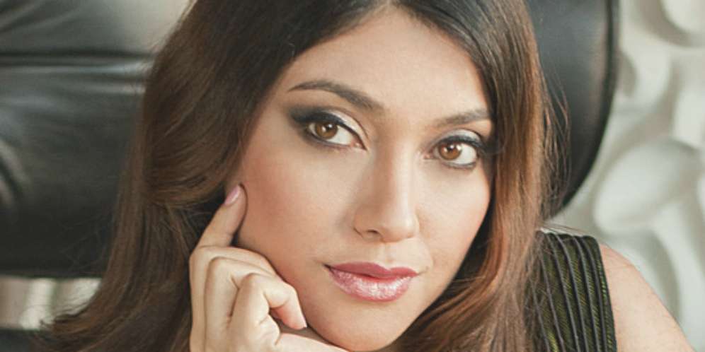 Sarah Azhari dan Albany