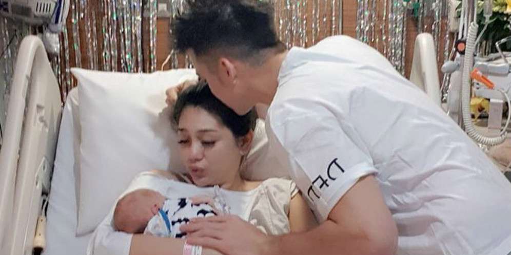Celine Pamer Foto Anaknya, Lihat Warna Kulit Kakinya!