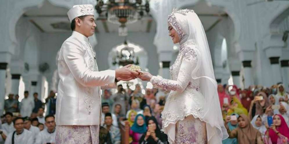 Blak-blakan Soal Bulan Madu, Tiba-Tiba Begini Komentar Istri Cantik Tommy, Tak Diduga!