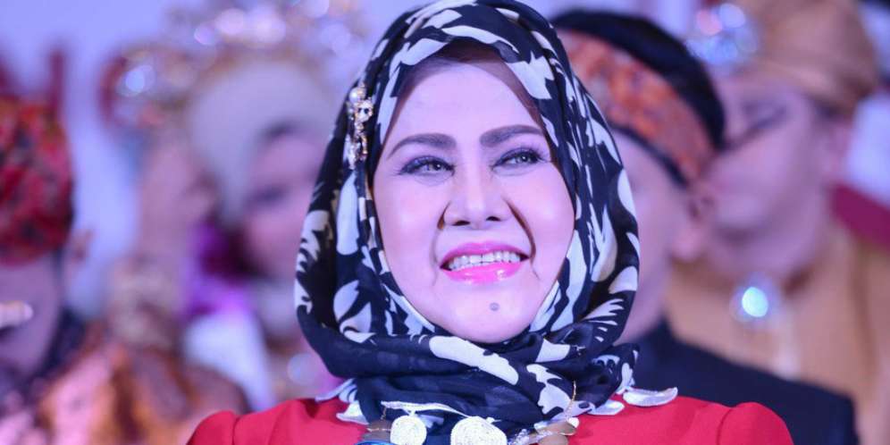 Elvy Sukaesih Bukan Ngumpet atau Tak Rindu, Tapi....