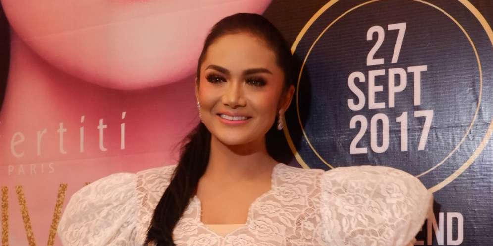 Gara-gara Pose Begini, Krisdayanti Dicibir Netizen