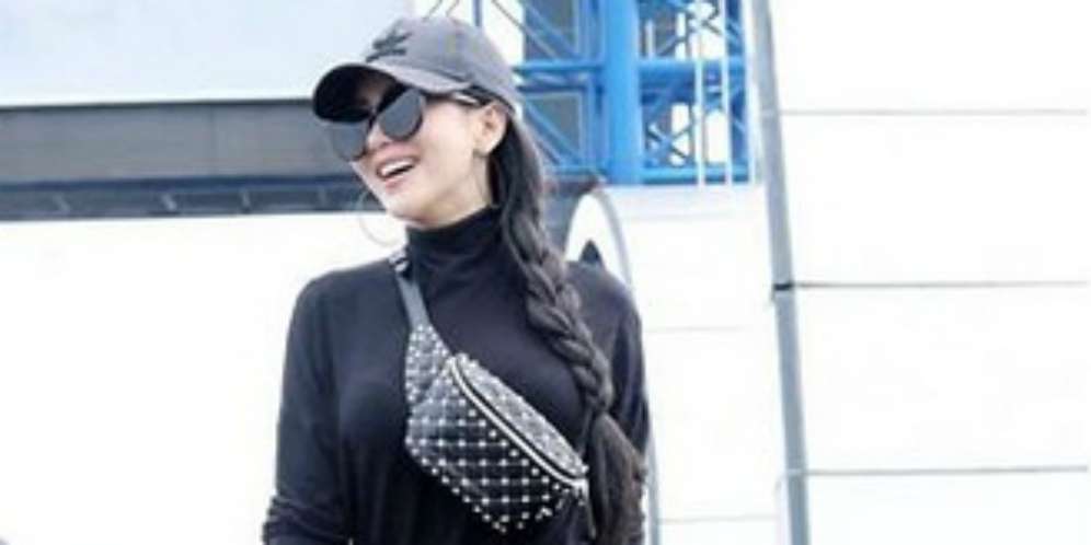 Heboh Syahrini Foto di Bahu Jalan Tol, Ini Kata Jasa Marga