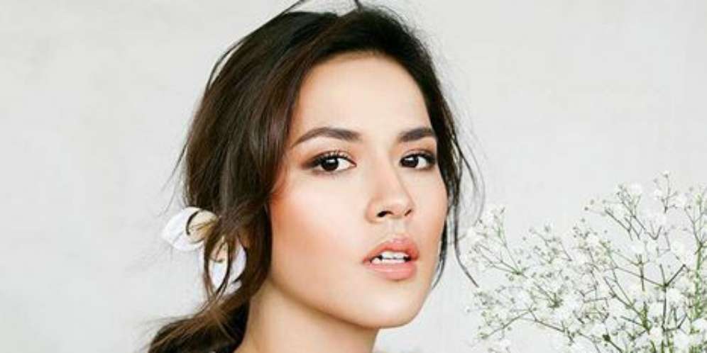 Unggah Foto Santai, Bagian Tubuh Raisa Jadi Sorotan