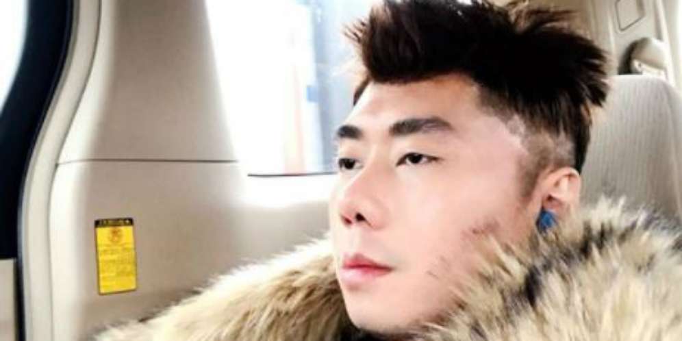 Paranormal Ganteng dan Eksis