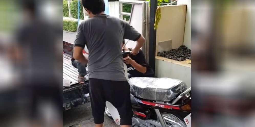 Siapa Pembelinya?