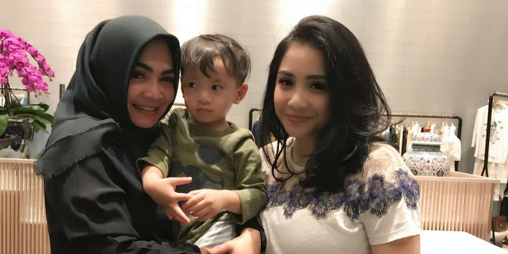 Disuruh Pilih Mama atau Tieta, Rafathar Malah Pilih...