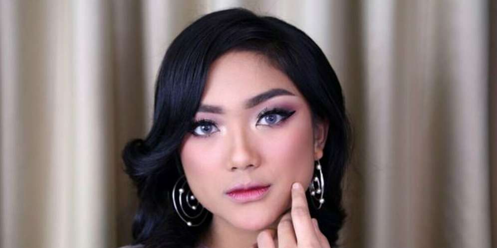 Penggemar Berikan Uang Rp5 Juta
