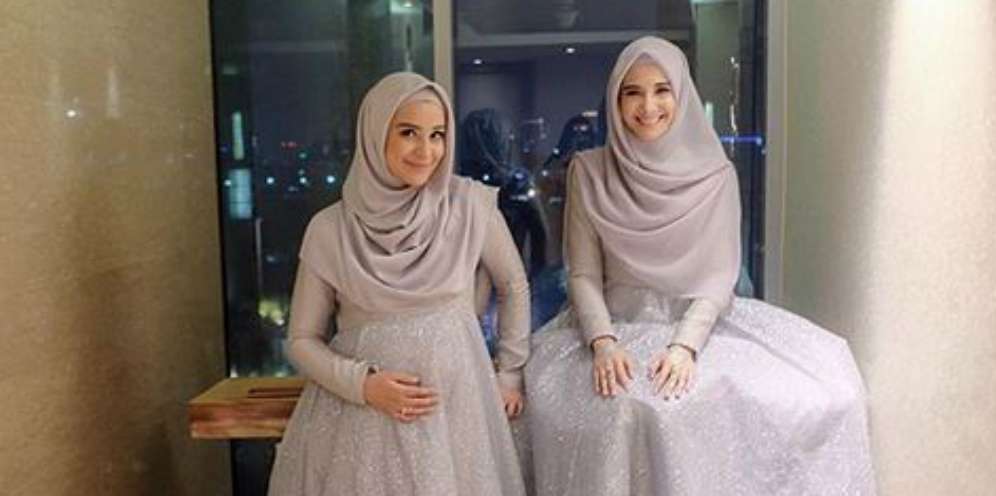 Inspirasi Gaun Bridesmaid Berkelas ala Duo Sungkar