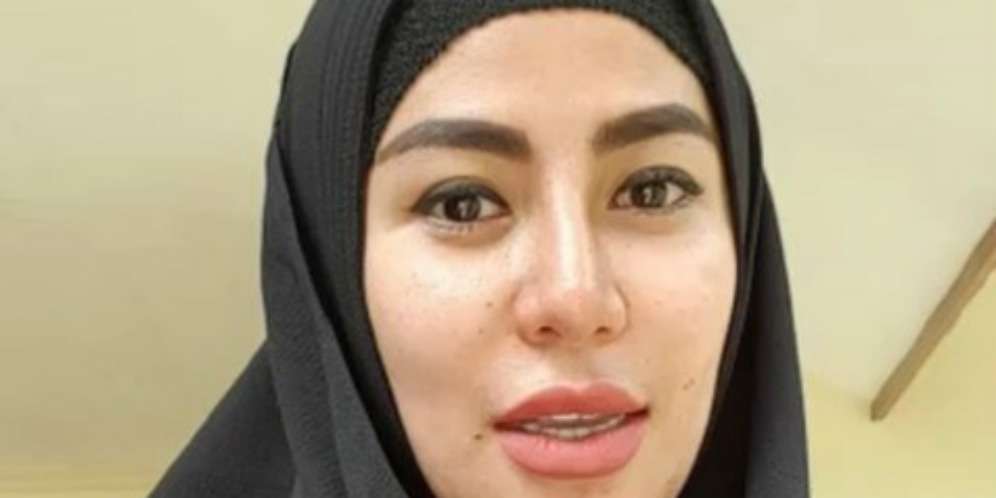 Baru Hijrah, Cinta Penolope Ingin Laporkan Ustaz Somad ke MUI