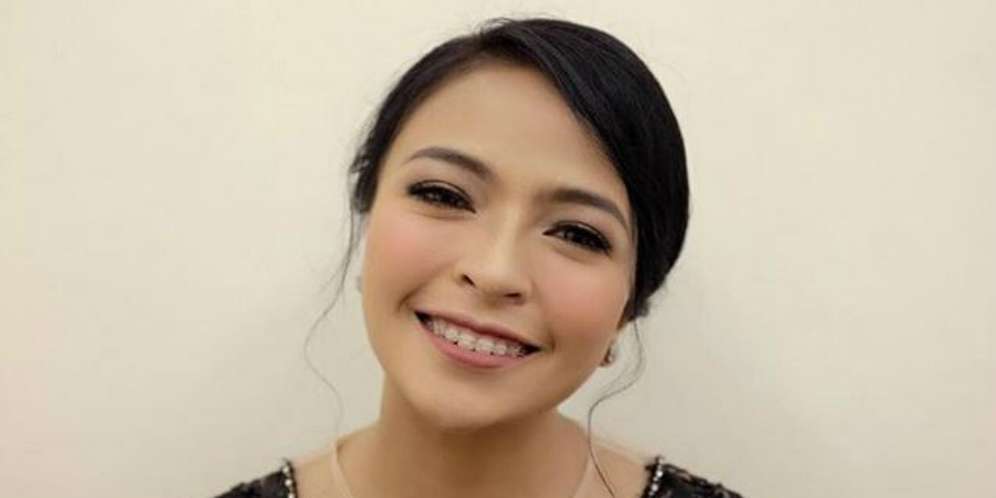 Ketika Tantri KOTAK Rela Tampil Cantik Demi Suami