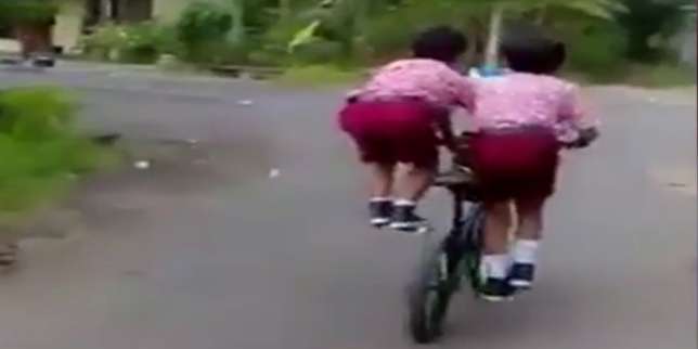 Lihat Nih Videonya...
