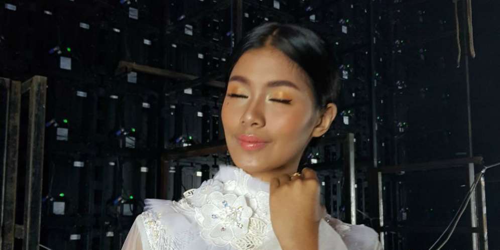 Mencoba Sentuhan Teduh Makeup Matahari Tenggelam