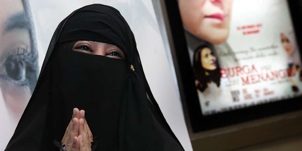 Balasan Puisi Umi Pipik Ke Sukmawati Soekarnoputri