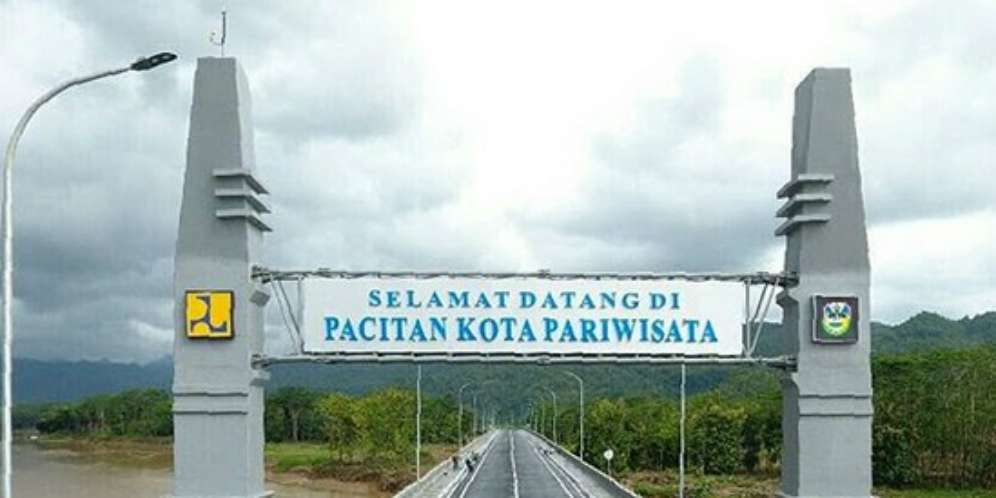 Panjang Hampir 1 Km