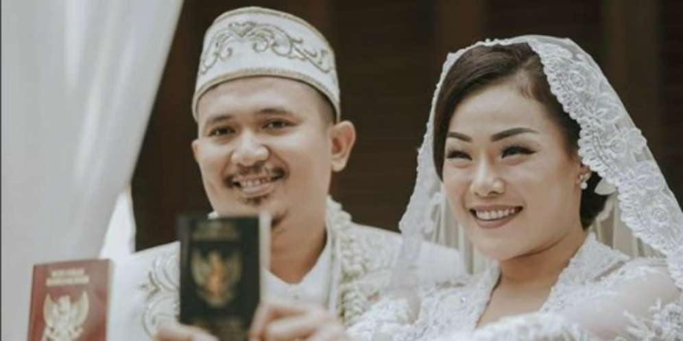 Vintage dan Rutic, Intip Gaun Pernikahan Chef Aiko