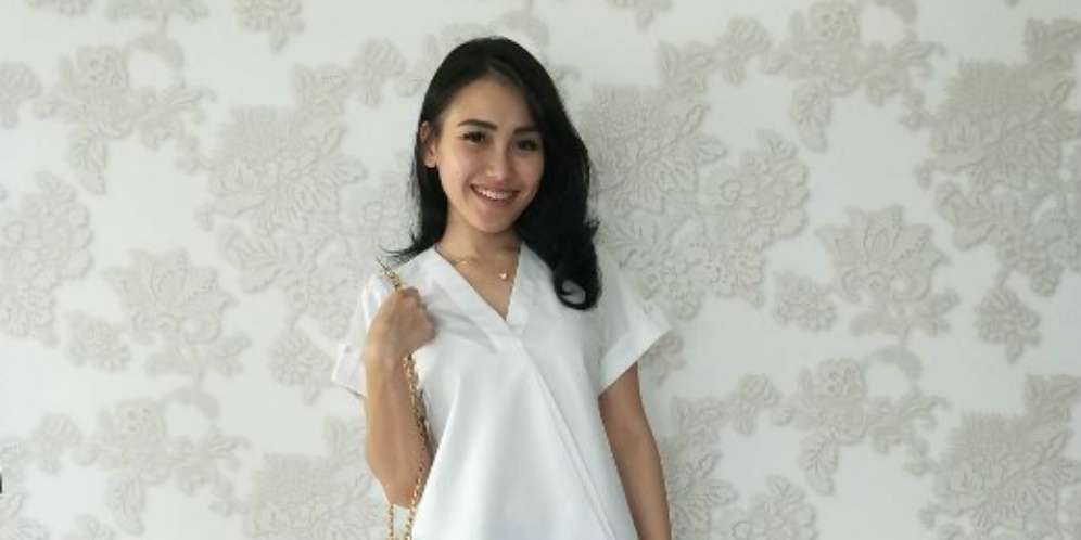 Ayu Ting Ting Jualan Nasi Uduk