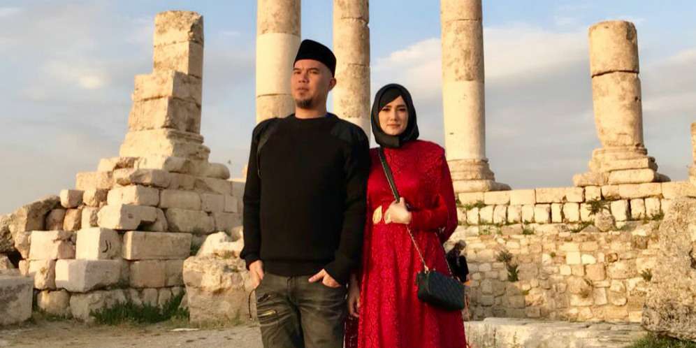 Sepatu Mulan Jameela Jadi Sorotan