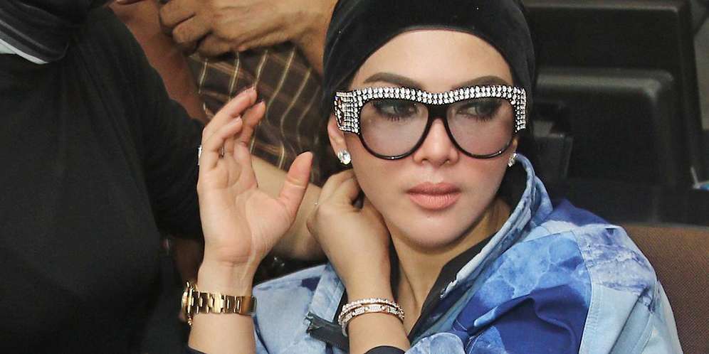 Fantastis! Ini Harga OOTD Syahrini Pas Jadi Saksi Pengadilan