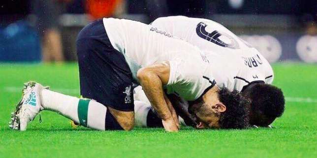 Aksi Sujud Tak Lagi Dianggap Aneh
