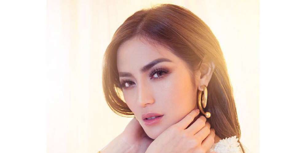 Jessica Iskandar Pamit dari Pesbukers, Ada Apa?