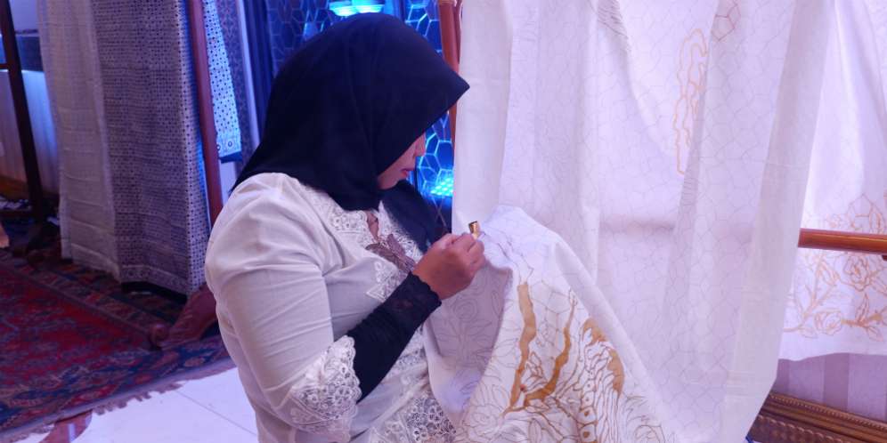 Tips & Trik Merawat Batik ala Desainer Kenamaan Barli Asmara