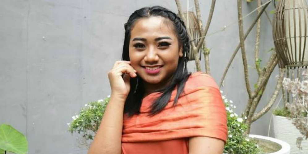 Lihat Riasan Stunning Maria