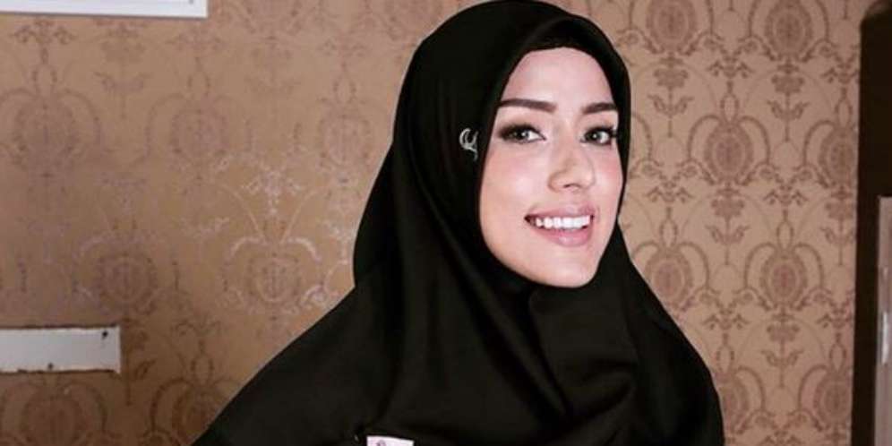 Riasan Ini Bikin Wajah 'Si Bumil' Fairuz A Rafiq Manglingi!