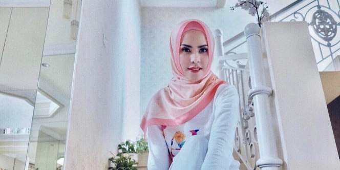 Angel Lelga Hapus Semua Foto Vicky Prasetyo, Bertengkar Hebat?