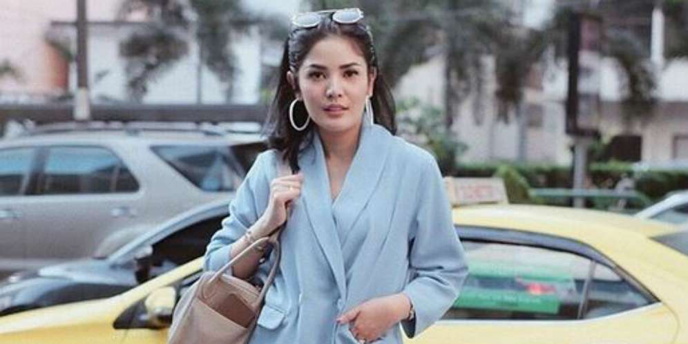 Disebut Mirip Baby Sitter, Harga Baju Nindy Ayunda Bikin Shock