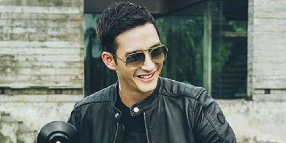 Reaksi Mike Lewis