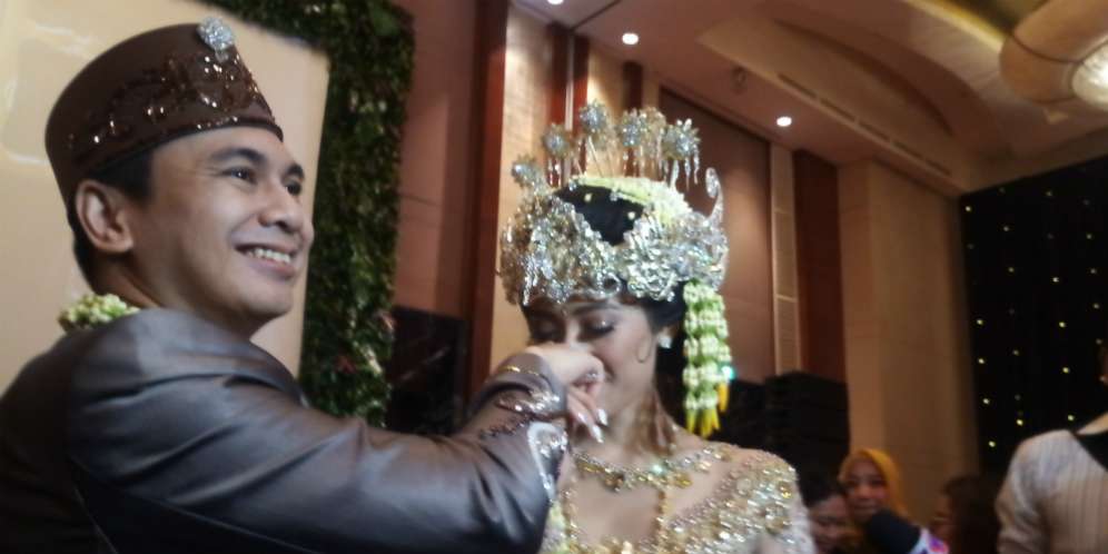 Momen Kocak Radit Lupa Sama Istrinya