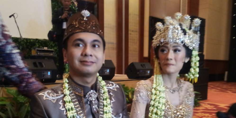 Momen Lucu Raditya Dika Lupa Istri, Padahal Baru Semenit Nikah