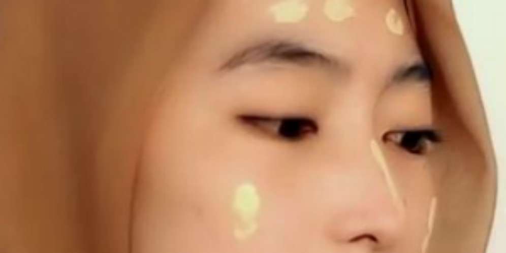 Salah Beli `Shade` Foundation? Atasi dengan Trik Ini!
