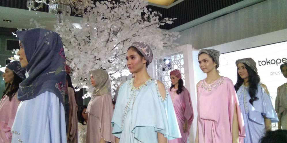 Kolaborasi 3 Desainer dan Raline Shah Hadirkan Koleksi Ramadan