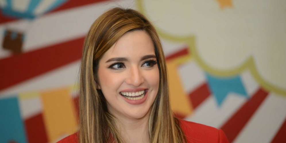 Nia Ramadhani Terima Parcel dari Girl Squad, Isinya?