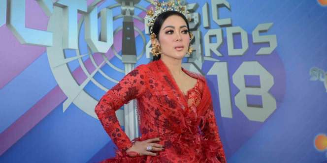 Dicium Syahrini, Ekspresi Anak Ashanty Jadi Sorotan