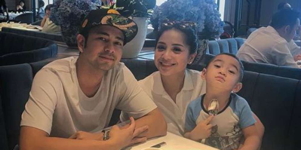 Selamat! Rafathar Akan Punya `Adik` Perempuan