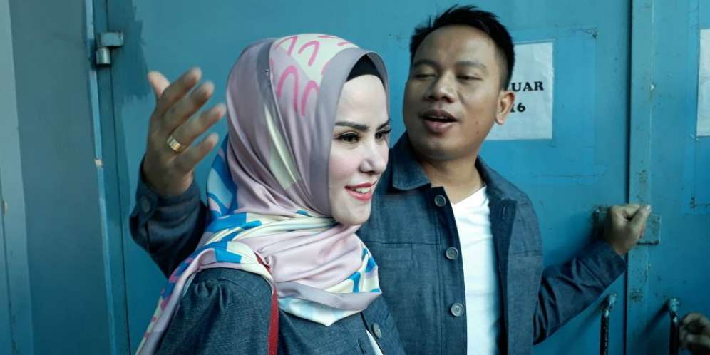 Foto Angel Lelga Bareng Keluarga Vicky Disorot
