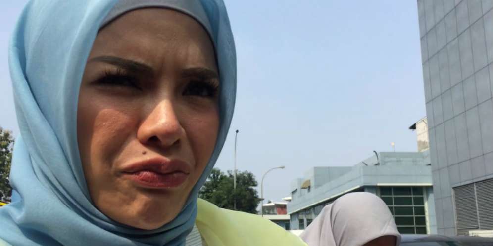 Nikita Mirzani Berhijab, Dua Sosok Ini Datang dalam Mimpinya
