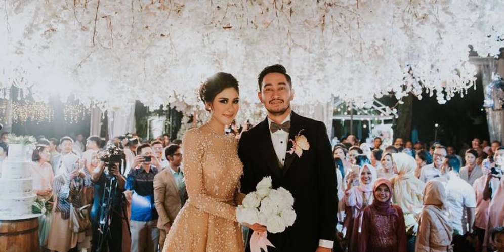 Terkuak Profesi Lain Suami Syahnaz