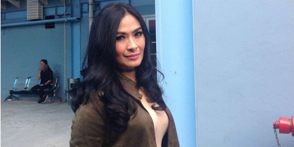 Pembelaan Iis Dahlia