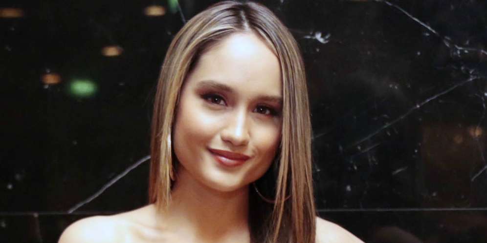 Unggahan Foto Cinta Laura Bikin Riuh, Apa yang Salah?