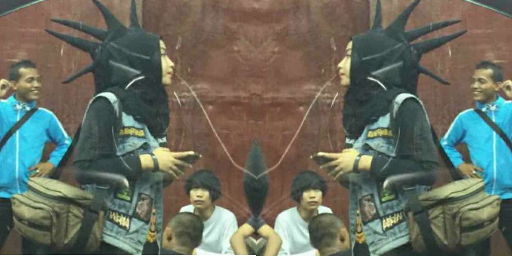 Gaya Hijab Aneh