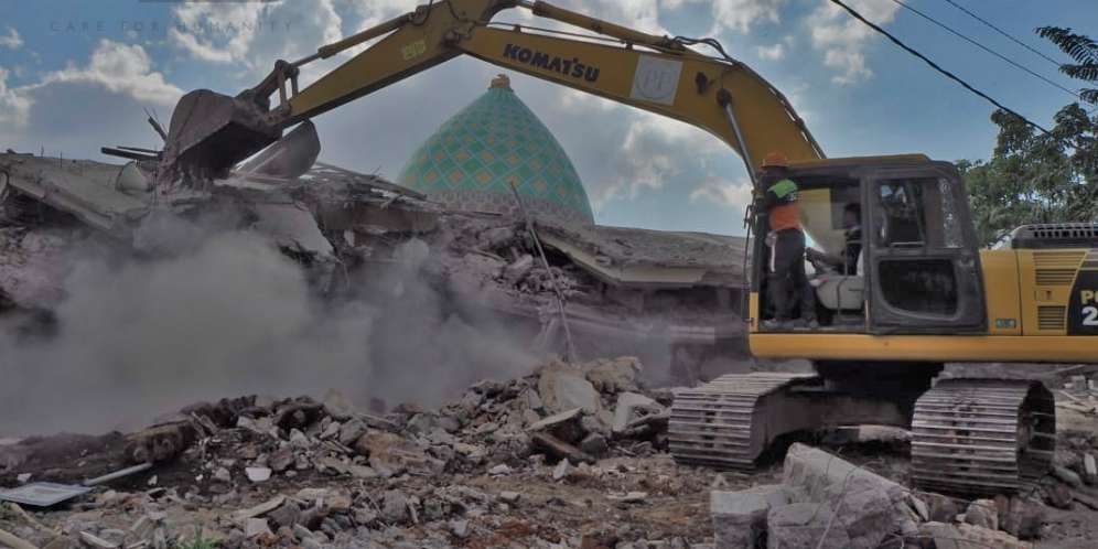 Suara Batuk, Bukti Masih Ada yang Hidup