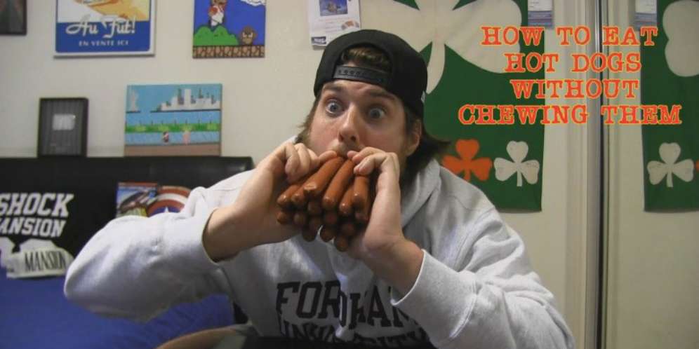 Makan Hot Dog?