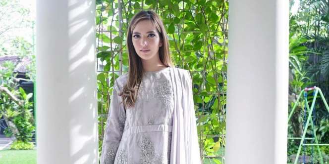 Ikut Arisan, Tengok Harga Tas Nia Ramadhani...