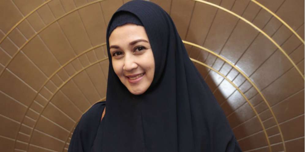 Dina Lorenza Cerai dari Ghatan Saleh Hilabi