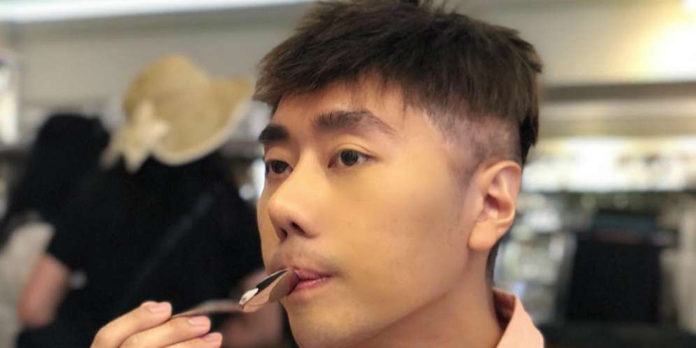 Beredar Foto Lama Roy Kiyoshi, Bagian Hidung Jadi Sorotan