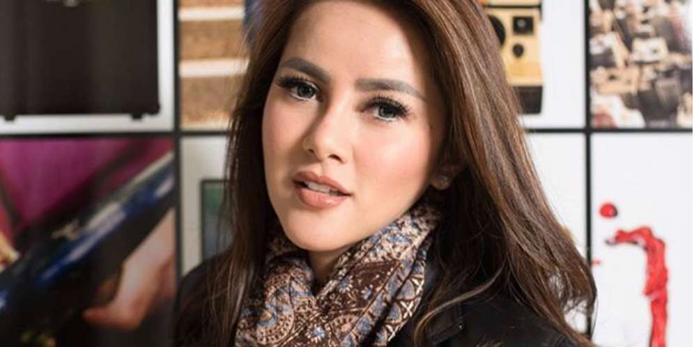 Ikat Pinggang Olla Ramlan, Model Simpel Tapi...