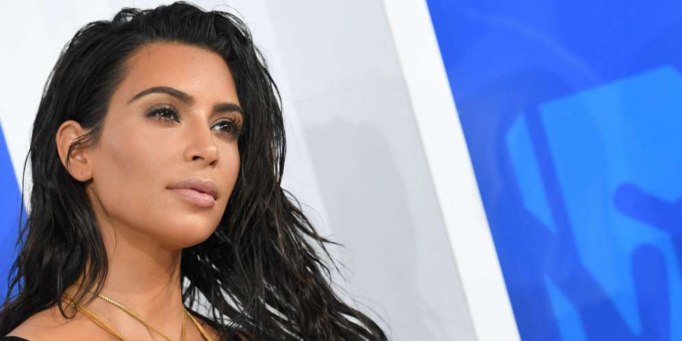 Tips Makeup Sederhana ala Artis Hollywood